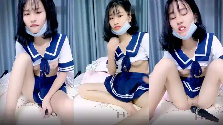 短发学生妹制服道具露脸自慰~